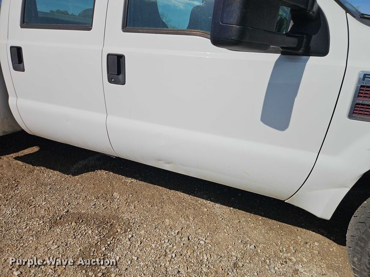 image for item EO7291 2008 Ford F350 Super Duty Crew Cab utility bed pickup truck