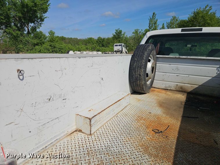 image for item EO7291 2008 Ford F350 Super Duty Crew Cab utility bed pickup truck