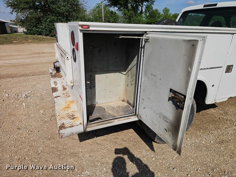 image for item EO7291 2008 Ford F350 Super Duty Crew Cab utility bed pickup truck