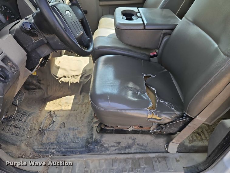 image for item EO7291 2008 Ford F350 Super Duty Crew Cab utility bed pickup truck