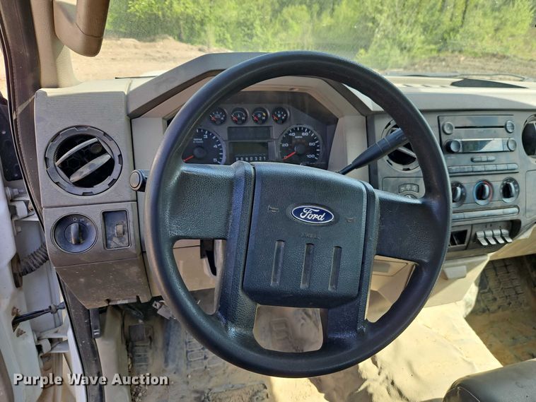image for item EO7291 2008 Ford F350 Super Duty Crew Cab utility bed pickup truck