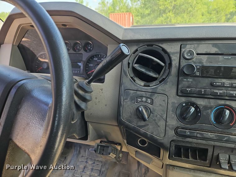 image for item EO7291 2008 Ford F350 Super Duty Crew Cab utility bed pickup truck