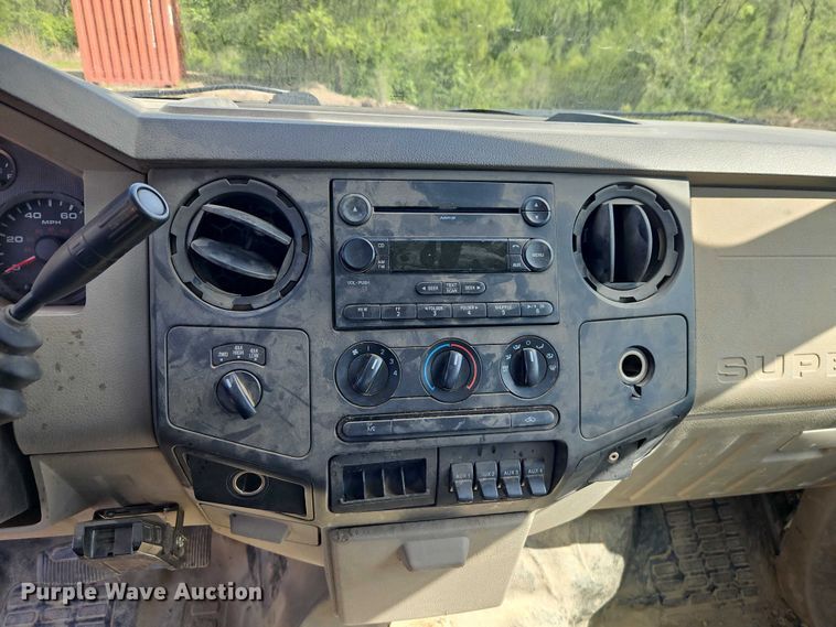 image for item EO7291 2008 Ford F350 Super Duty Crew Cab utility bed pickup truck