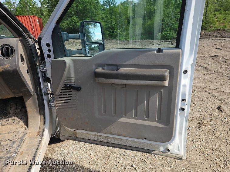 image for item EO7291 2008 Ford F350 Super Duty Crew Cab utility bed pickup truck