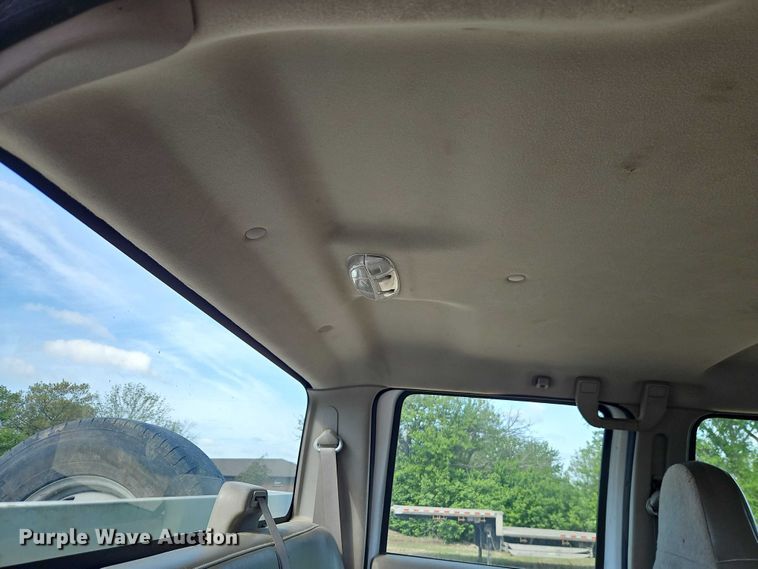 image for item EO7291 2008 Ford F350 Super Duty Crew Cab utility bed pickup truck