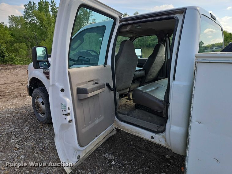 image for item EO7291 2008 Ford F350 Super Duty Crew Cab utility bed pickup truck