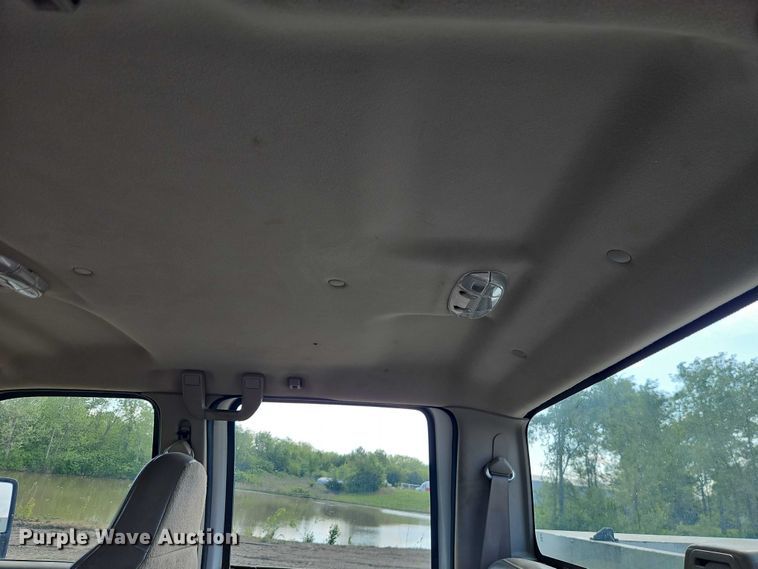 image for item EO7291 2008 Ford F350 Super Duty Crew Cab utility bed pickup truck