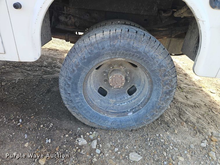 image for item EO7291 2008 Ford F350 Super Duty Crew Cab utility bed pickup truck