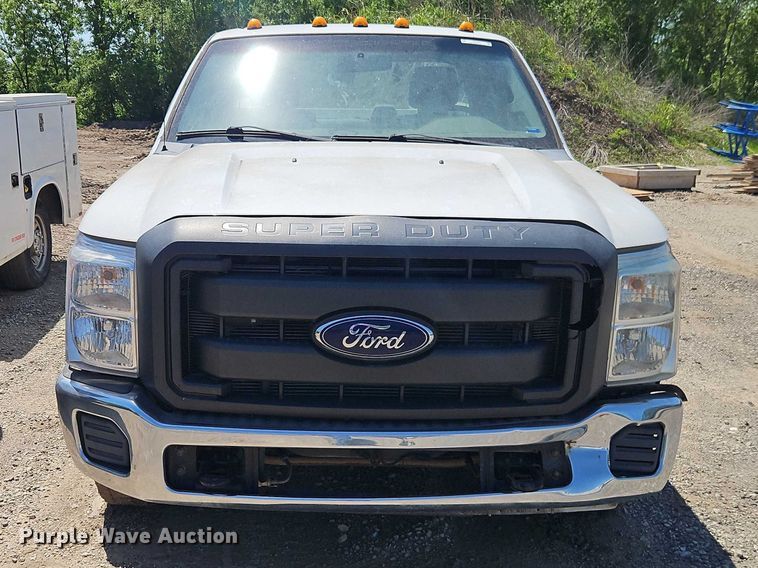 image for item EO7310 2011 Ford F350 Super Duty Ext. Cab utility bed pickup truck