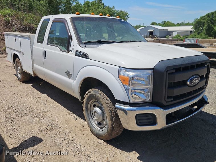 image for item EO7310 2011 Ford F350 Super Duty Ext. Cab utility bed pickup truck