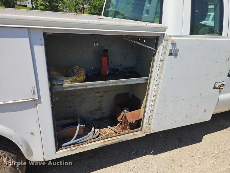 image for item EO7310 2011 Ford F350 Super Duty Ext. Cab utility bed pickup truck