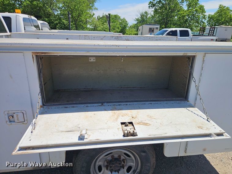 image for item EO7310 2011 Ford F350 Super Duty Ext. Cab utility bed pickup truck