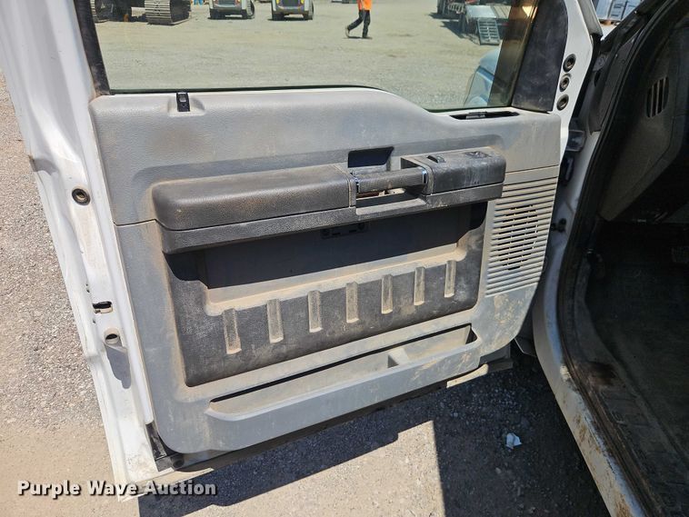 image for item EO7310 2011 Ford F350 Super Duty Ext. Cab utility bed pickup truck