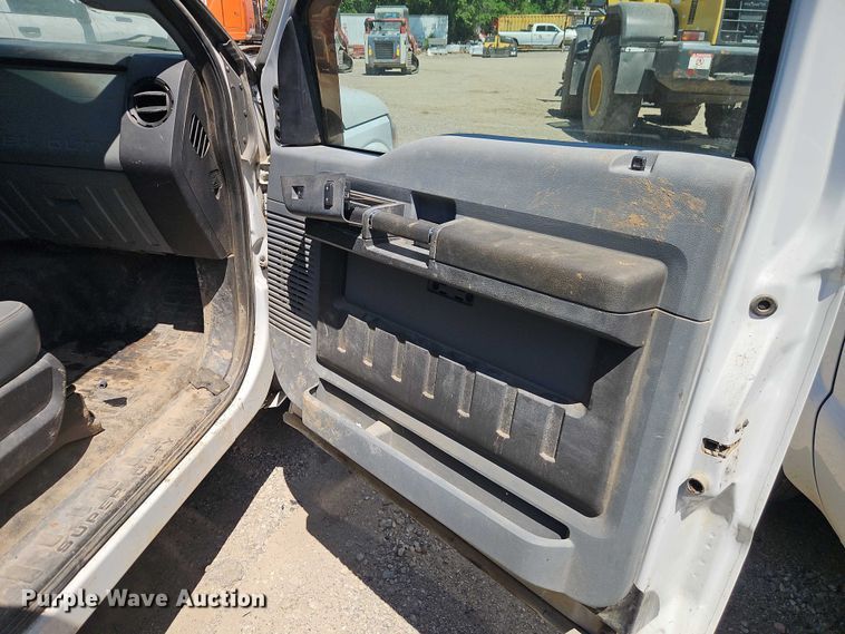 image for item EO7310 2011 Ford F350 Super Duty Ext. Cab utility bed pickup truck