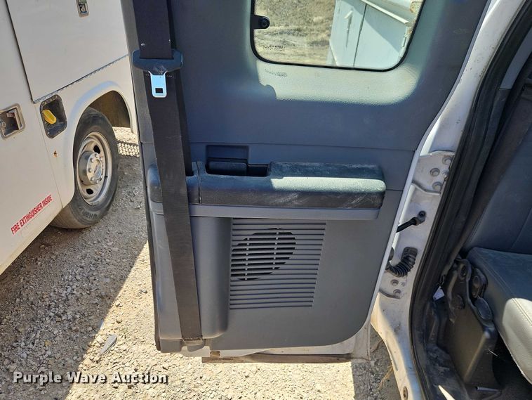 image for item EO7310 2011 Ford F350 Super Duty Ext. Cab utility bed pickup truck