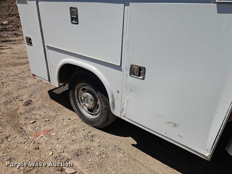 image for item EO7311 2014 Ford F350 Super Duty Ext. Cab utility bed pickup truck