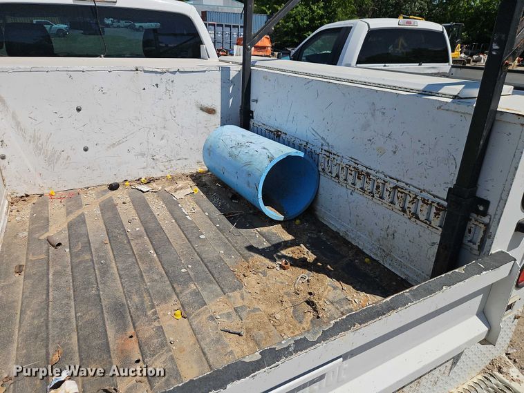 image for item EO7311 2014 Ford F350 Super Duty Ext. Cab utility bed pickup truck