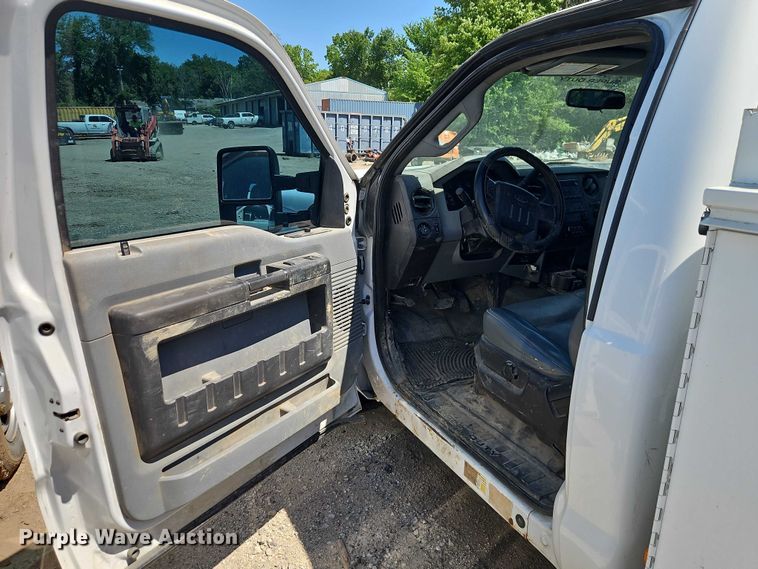 image for item EO7311 2014 Ford F350 Super Duty Ext. Cab utility bed pickup truck