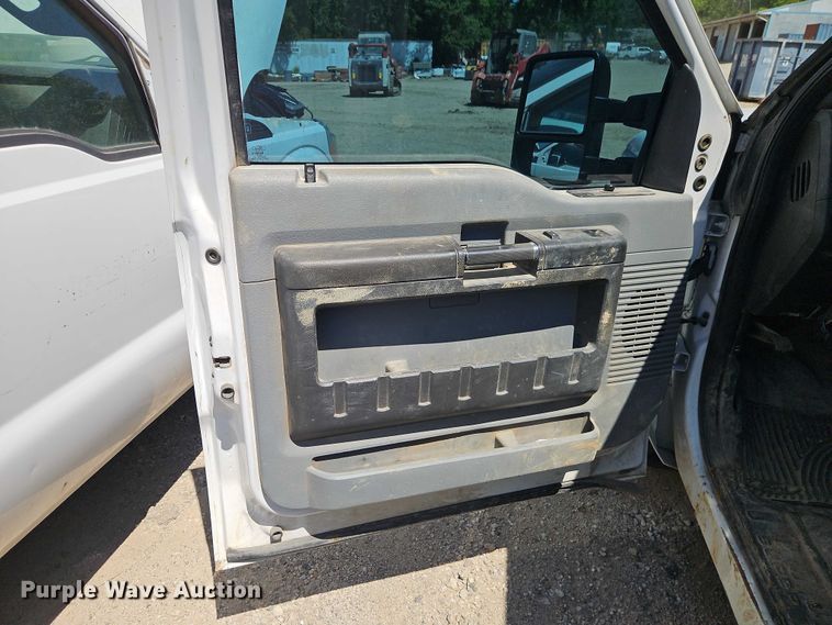 image for item EO7311 2014 Ford F350 Super Duty Ext. Cab utility bed pickup truck