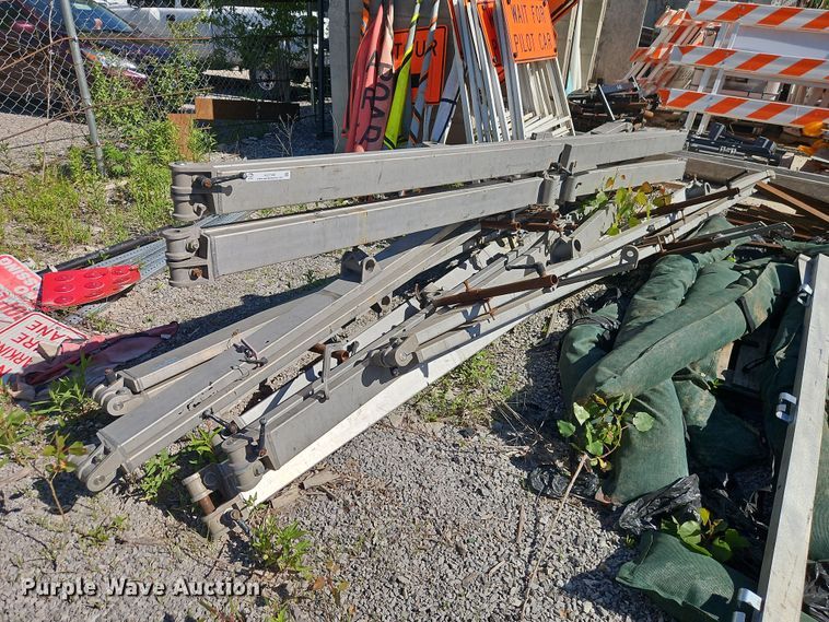 image for item EO7342 Smooth Trac paving beams