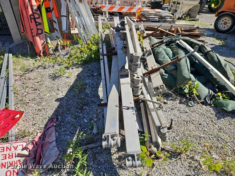 image for item EO7342 Smooth Trac paving beams