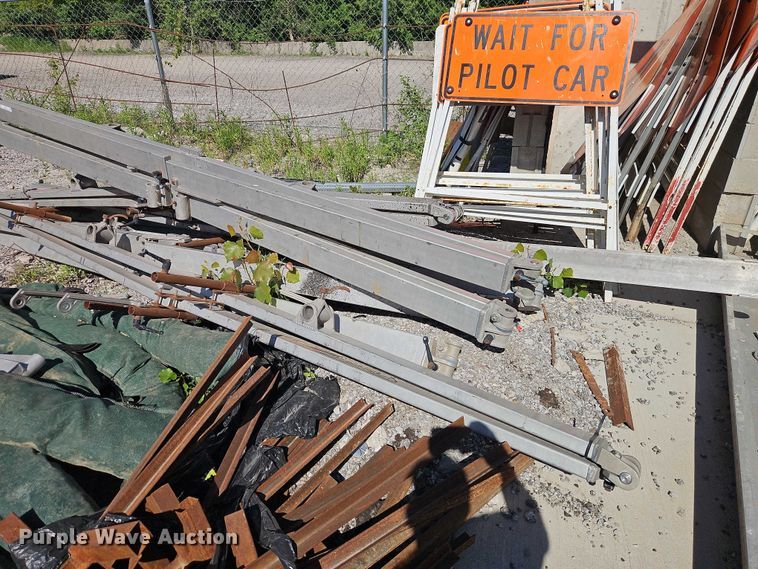 image for item EO7342 Smooth Trac paving beams