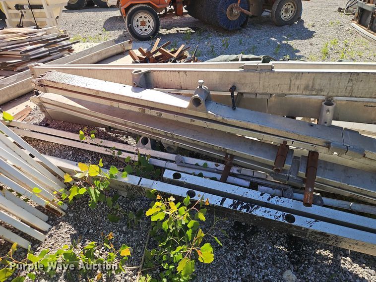 image for item EO7342 Smooth Trac paving beams