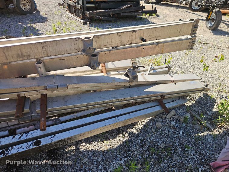 image for item EO7342 Smooth Trac paving beams