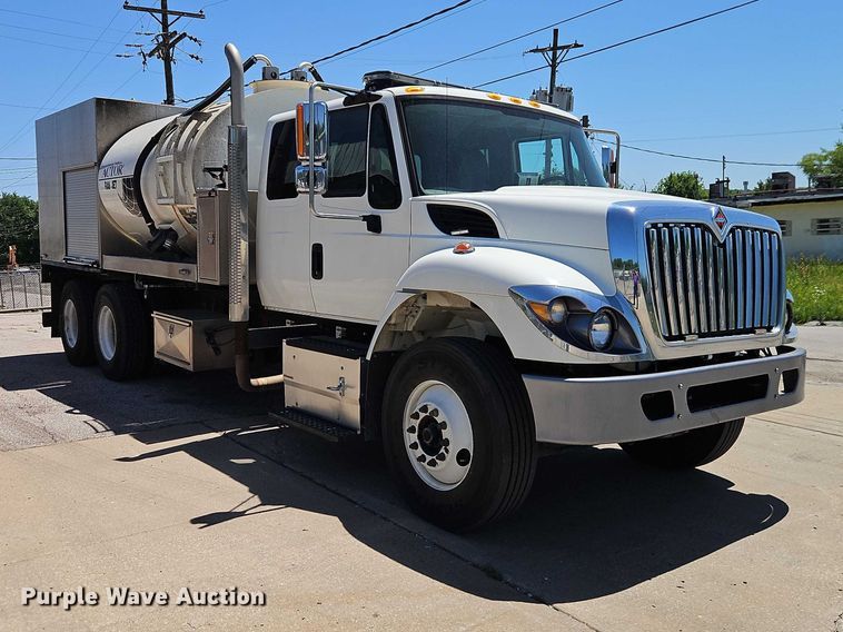 image for item EO7349 2016 International WorkStar 7400 sewer jetter truck