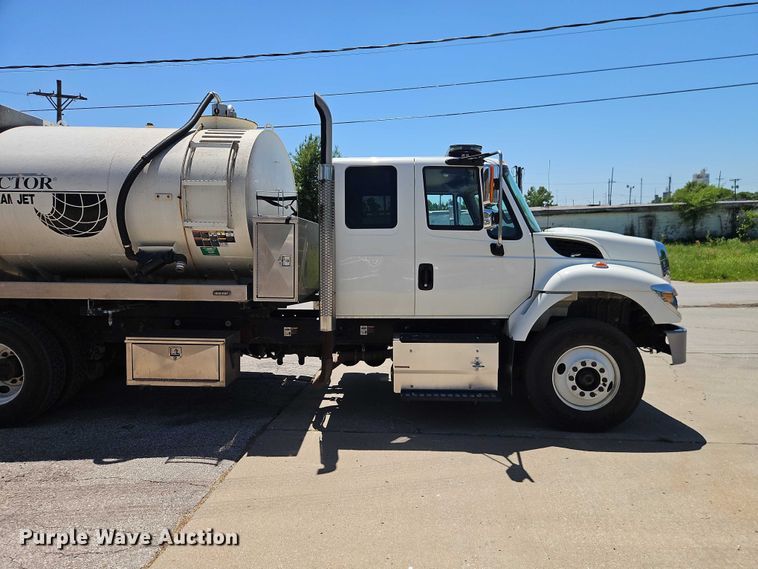 image for item EO7349 2016 International WorkStar 7400 sewer jetter truck