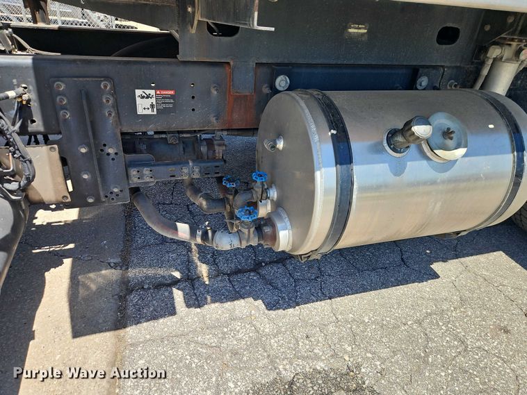 image for item EO7349 2016 International WorkStar 7400 sewer jetter truck