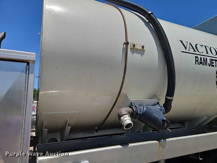 image for item EO7349 2016 International WorkStar 7400 sewer jetter truck