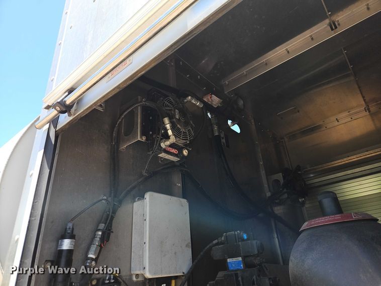 image for item EO7349 2016 International WorkStar 7400 sewer jetter truck