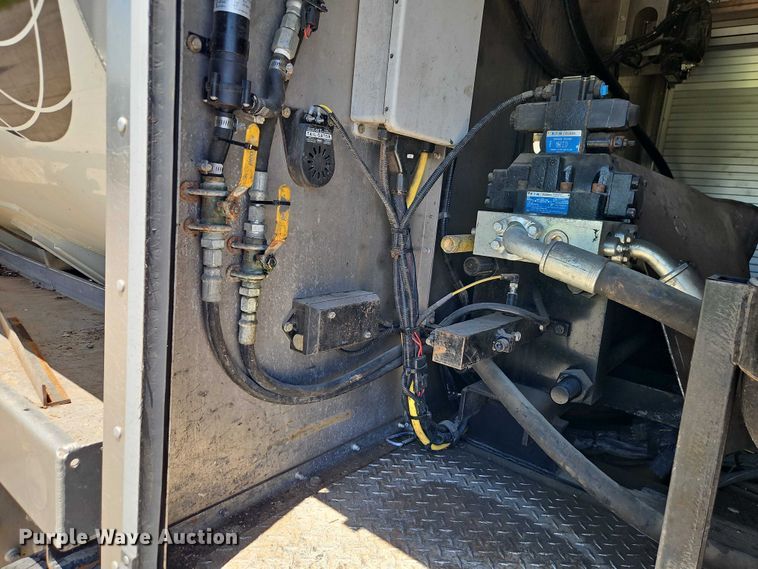 image for item EO7349 2016 International WorkStar 7400 sewer jetter truck
