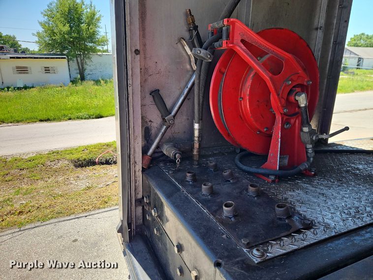 image for item EO7349 2016 International WorkStar 7400 sewer jetter truck