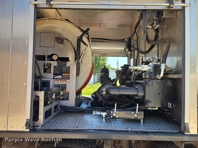 image for item EO7349 2016 International WorkStar 7400 sewer jetter truck