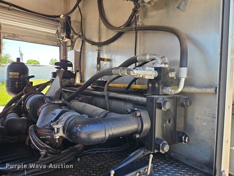 image for item EO7349 2016 International WorkStar 7400 sewer jetter truck