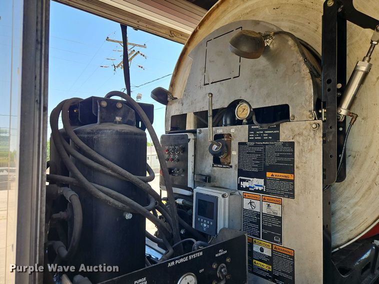 image for item EO7349 2016 International WorkStar 7400 sewer jetter truck