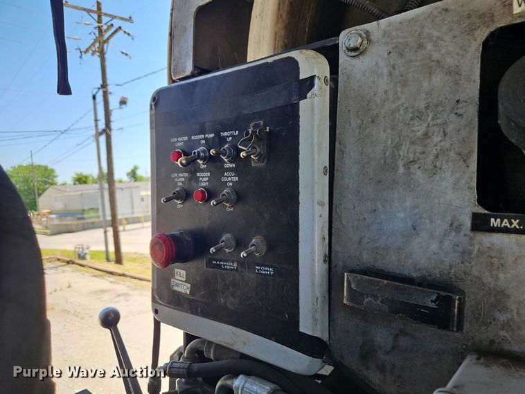image for item EO7349 2016 International WorkStar 7400 sewer jetter truck
