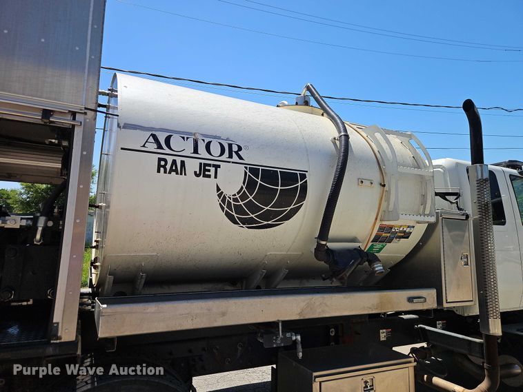 image for item EO7349 2016 International WorkStar 7400 sewer jetter truck