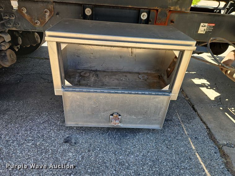 image for item EO7349 2016 International WorkStar 7400 sewer jetter truck