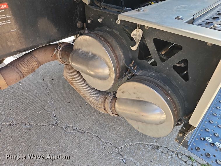 image for item EO7349 2016 International WorkStar 7400 sewer jetter truck