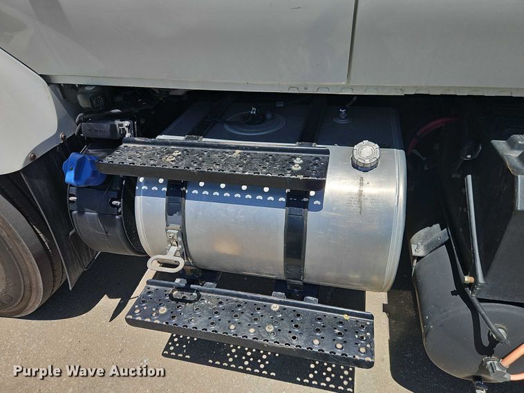 image for item EO7349 2016 International WorkStar 7400 sewer jetter truck
