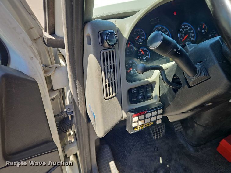 image for item EO7349 2016 International WorkStar 7400 sewer jetter truck