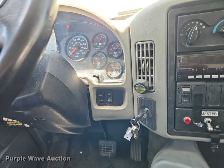 image for item EO7349 2016 International WorkStar 7400 sewer jetter truck