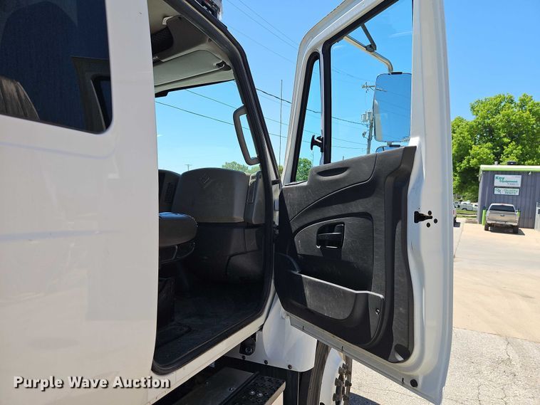 image for item EO7349 2016 International WorkStar 7400 sewer jetter truck