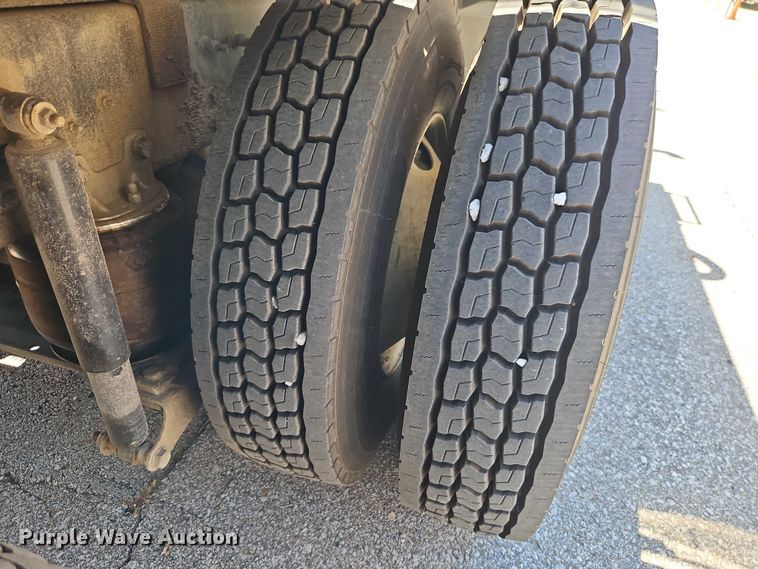 image for item EO7349 2016 International WorkStar 7400 sewer jetter truck