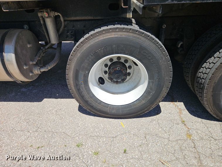 image for item EO7349 2016 International WorkStar 7400 sewer jetter truck