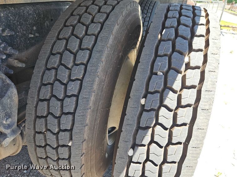 image for item EO7349 2016 International WorkStar 7400 sewer jetter truck