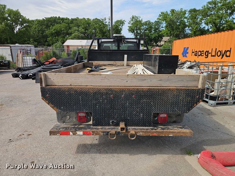 image for item EO7353 2018 Ford F350 Super Duty flatbed pickup truck